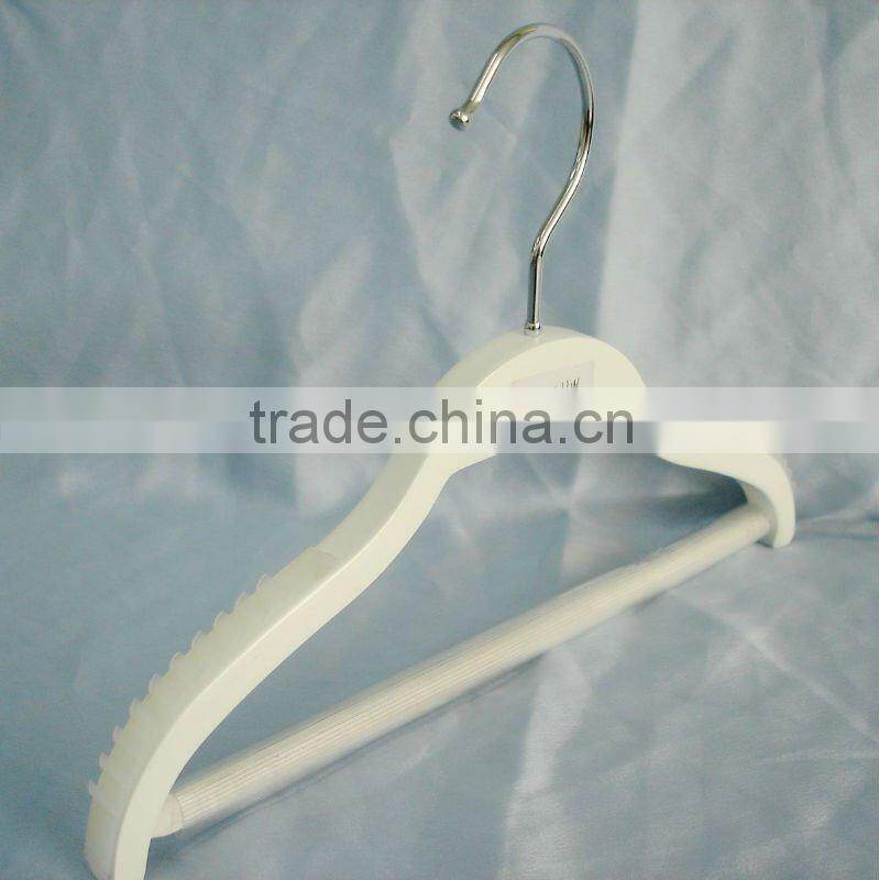 WA43 laminated wooden infant hanger