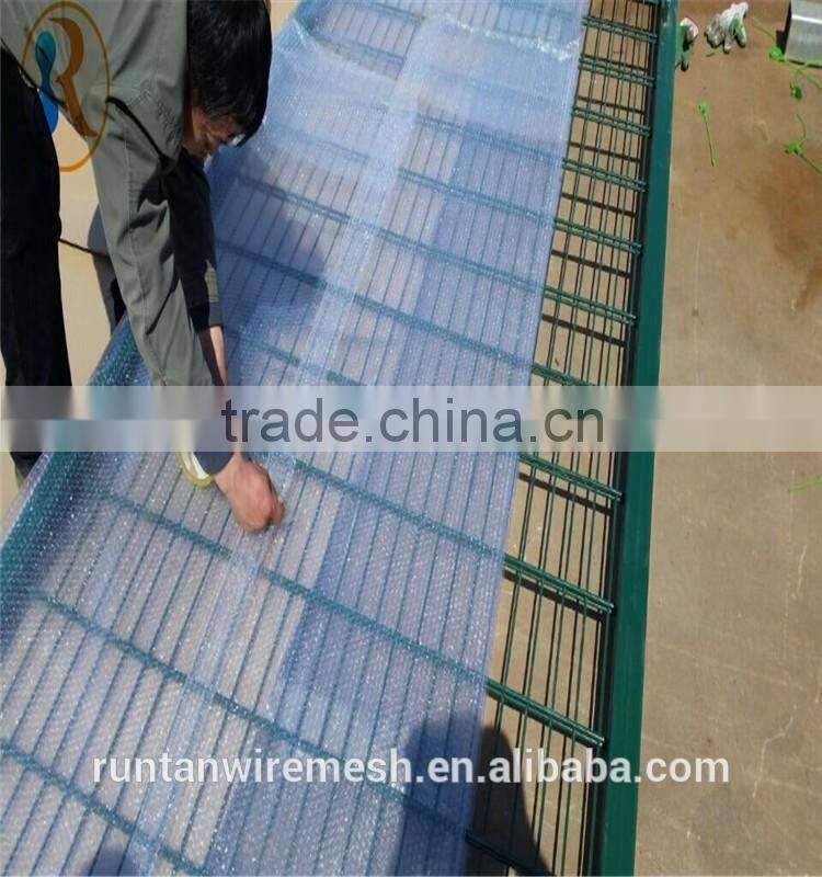 Double wire mesh fence/Pvc coated twin wire 868 fence panel/green or black color twin wire Sport Mesh Fence ( Manufacturer )