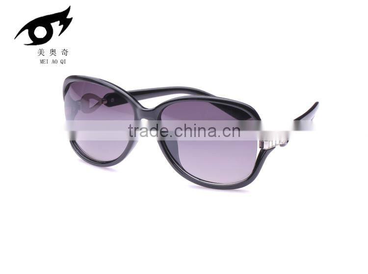Fashionable sunglasses,glasses frame with diamond
