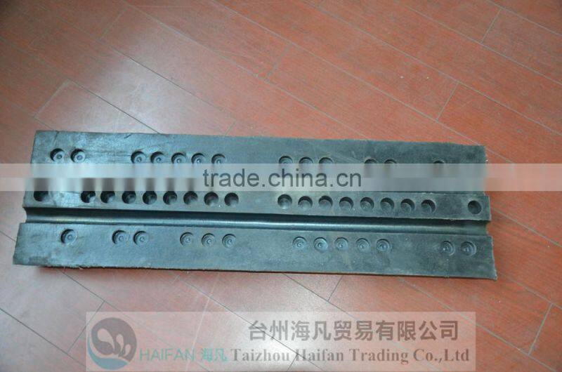 durable reflective speed bump/rubber road speed bump /rubber speed humps for Crossroads/road speed bump for crossing