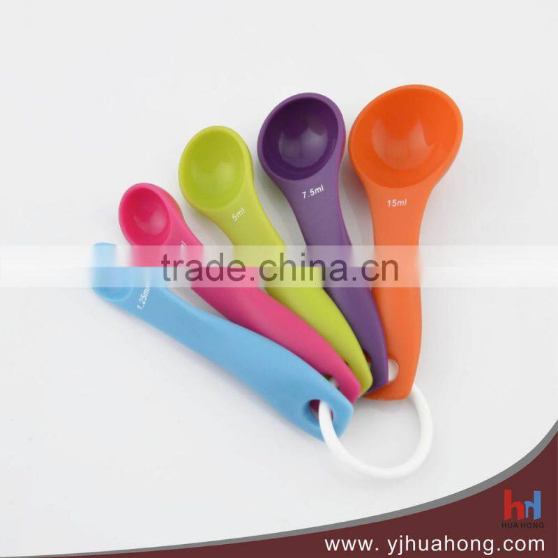 Colorful plastic measuring spoons/scoops 5pcs set(HMT-28)