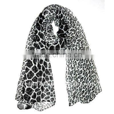 2011 fashionable leopard printed scarf