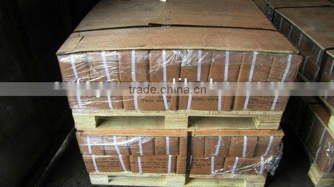 GS sledge hammer with wooden handle