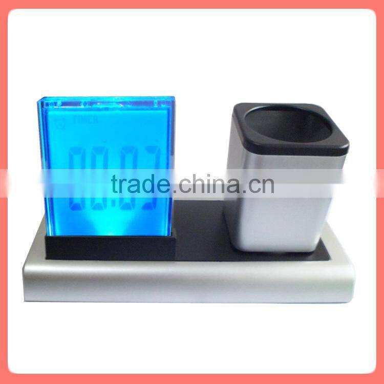 High-grade office desktop wooden brush pot clock