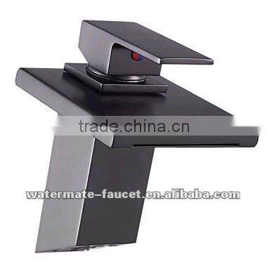 single handle bathroom vessel deck faucet in oil rubbed bronze