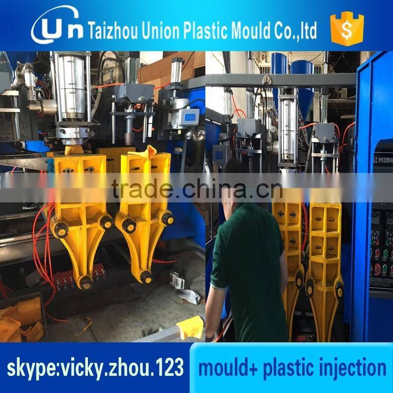 Hydraulic semi-automatic blow molding machine