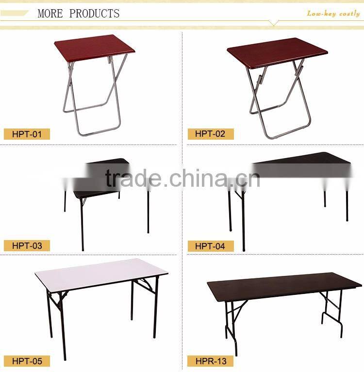 Rectangular folding table for study