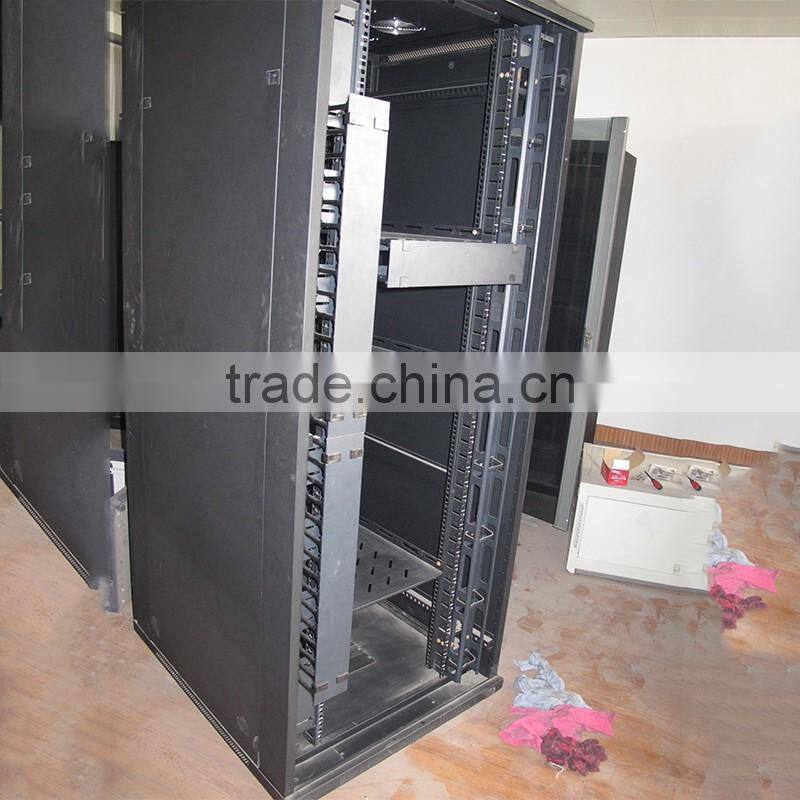 Optional Cable Management ,free Cable Management ring can be installed freely