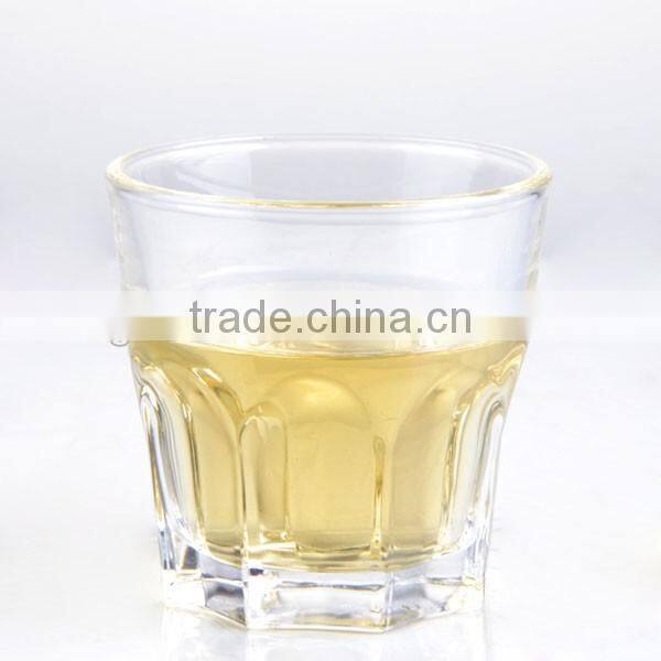 Clear machine made water drinking glass DOF