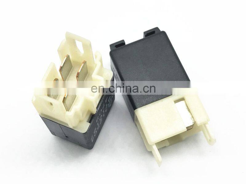 Engine Control Relay E8T10197 For Mi-tsubishi Pajero Shogun MK3 3.2 DID 2000-2006 MR312504