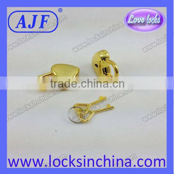 Very cute and fashionable Metal heart mini lock for wooden box