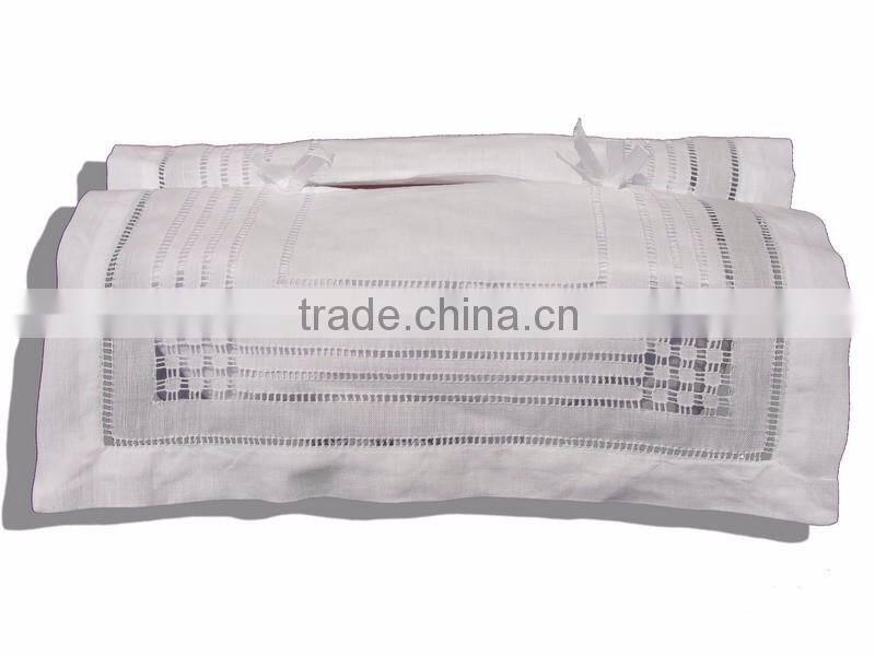 Hand embroidery tissue box cover