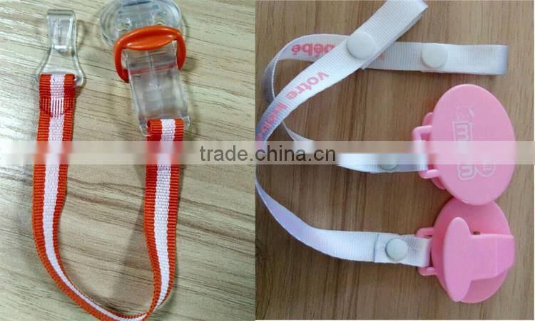Wholesale wooden bead baby holder chain baby pacifier chain