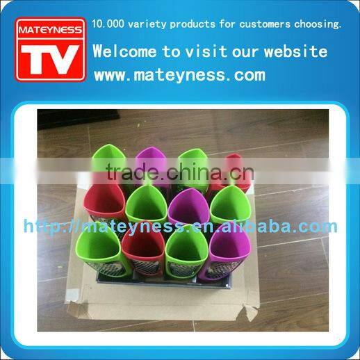 cheese grater with container