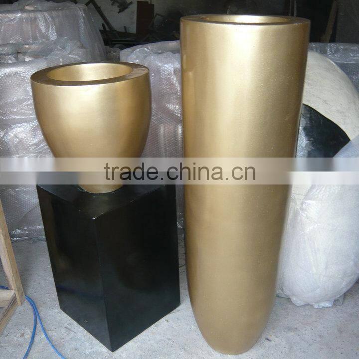 Giant round modern planter