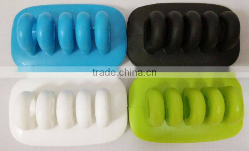 keep cables on the table