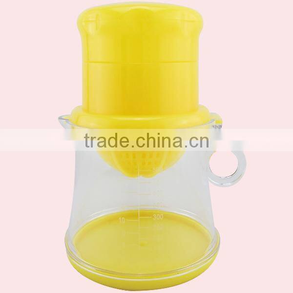 400ML New Design Multifunctional Plastic Manual FruitJuicer with Measuring Cup