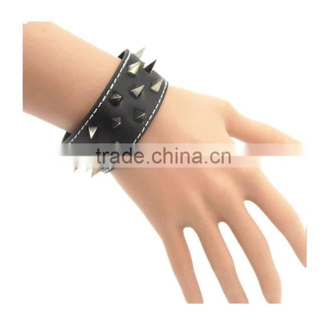 Triangular Prism Rivet Charm Bracelet Punk Style Cow Leather Bracelet