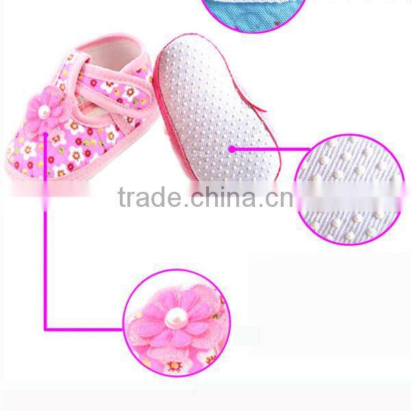 beautiful baby girl pre-walkler shoes