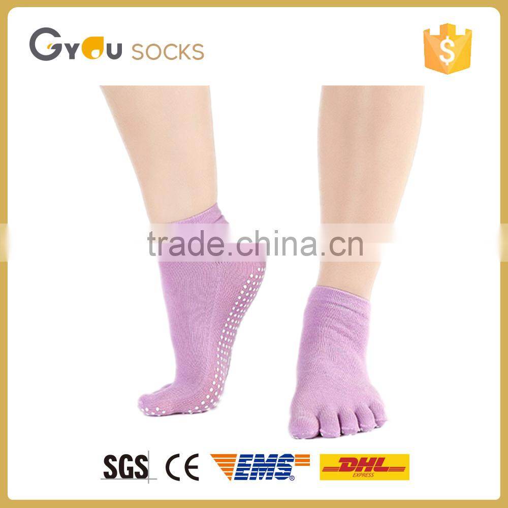 Hot Sales Style Breathable calcetines mujer Womens Cotton Multiple Colors Gym Non Slip Massage Toe yoga Socks