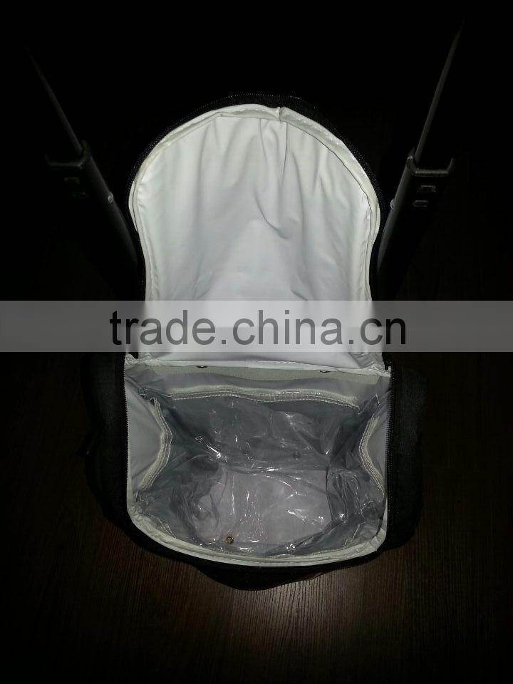Rolling trolley cooler bag with wheels