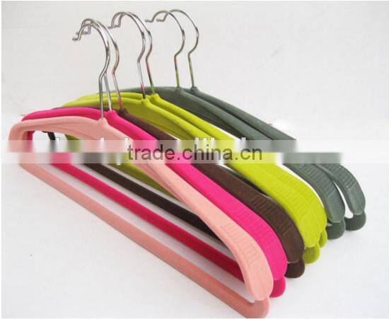High Quality Black Plastic Velvet Hanger for Shirt