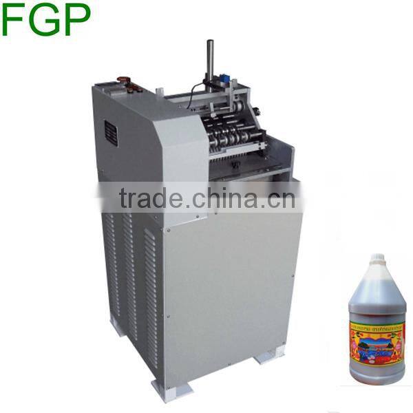 Hot melt glue metal, plastic, glass container labeling machine