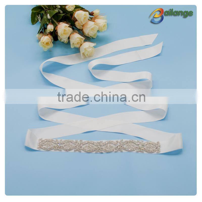 Wonderful Surprise Fashion feather shape crystal applique