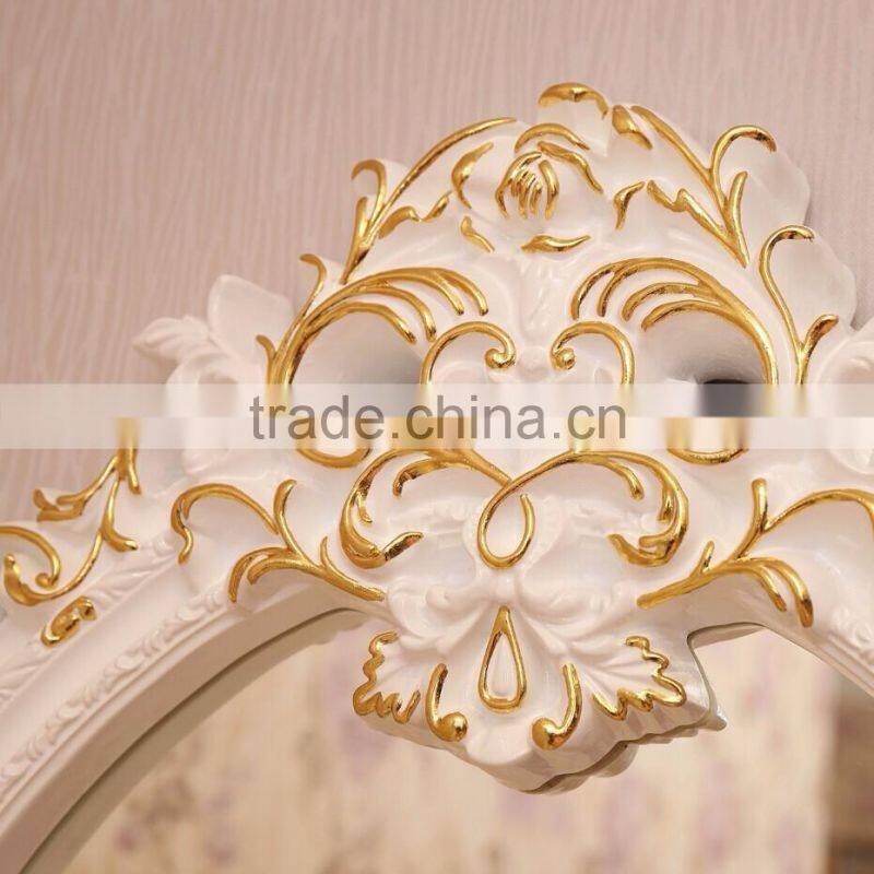 Graceful flower carving oval wall mirror