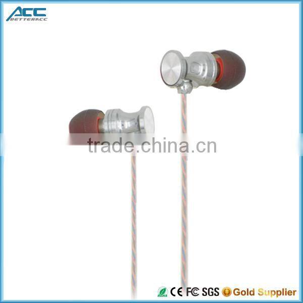 Low price Metal Stereo in ear Earphone Wired Headphone with Mic