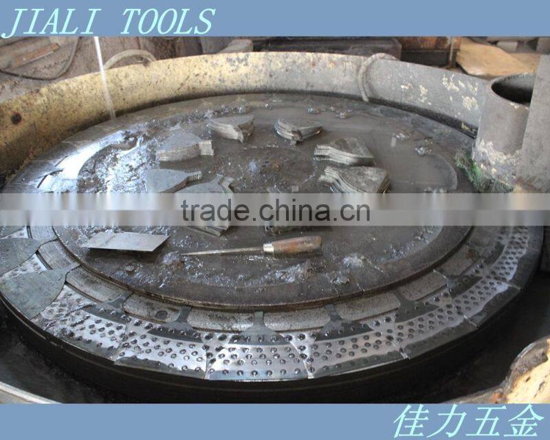 High carbon steel putty knife / construction tool