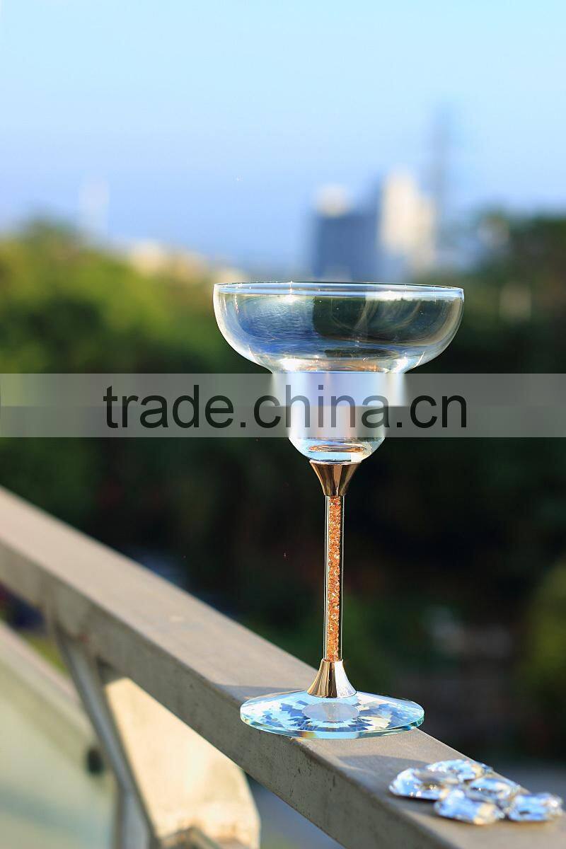 Stocked,Eco-Friendly Feature and Glass Drinkware Type Diamond Shaped Whisky Glass Gold Color Stem Using Wendding