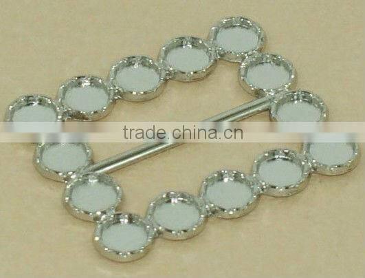 heart shaped belt buckle with rhinestones