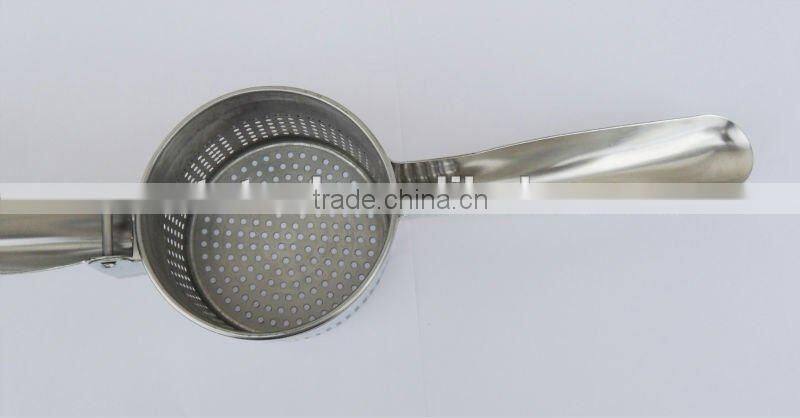Hot Sell Manual Stainless Steel Potato Ricer/Potato Masher /Fruit Press