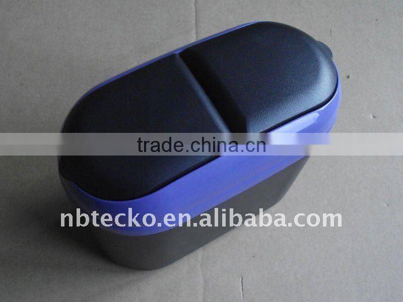 Plastic car trash bin