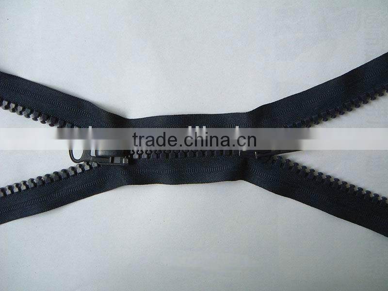 High Quality No.3 Fashion Two Slider Resin Zipper/ Plastic Zipper