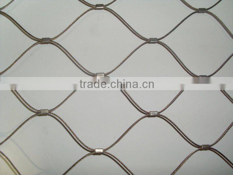 Flexible stainless steel cable net for protection