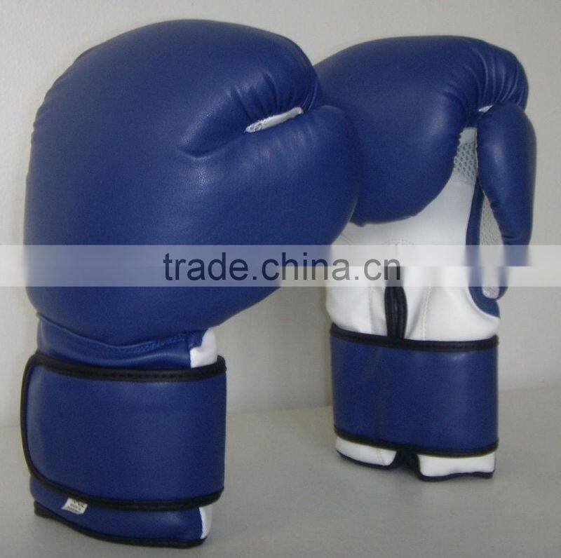 Hot Sell Pro customized boxing gloves fighting gloves