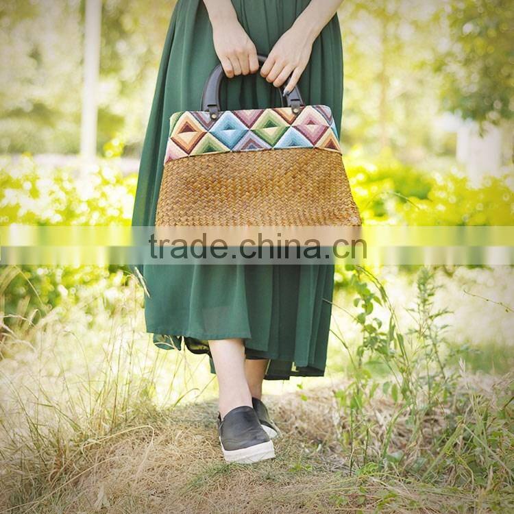 Fashion straw summer beach bag tote bag/handbag with embroidery for ladies and gils