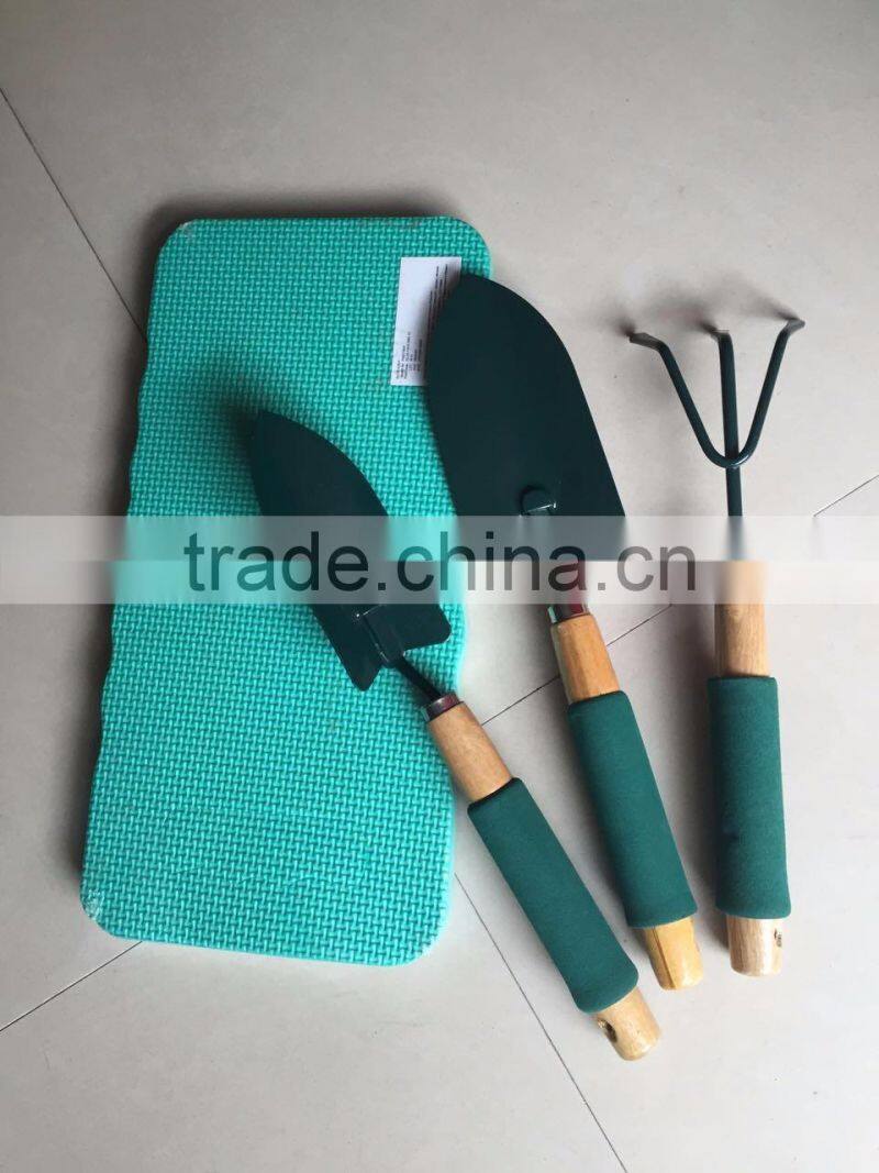 garden tool and knee pad set tools with wood handle and soft sponge grip