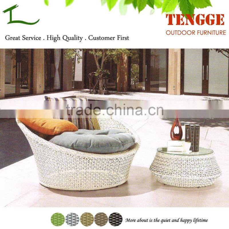 TG-8079 Outdoor white rattan furniture wicker table and chair
