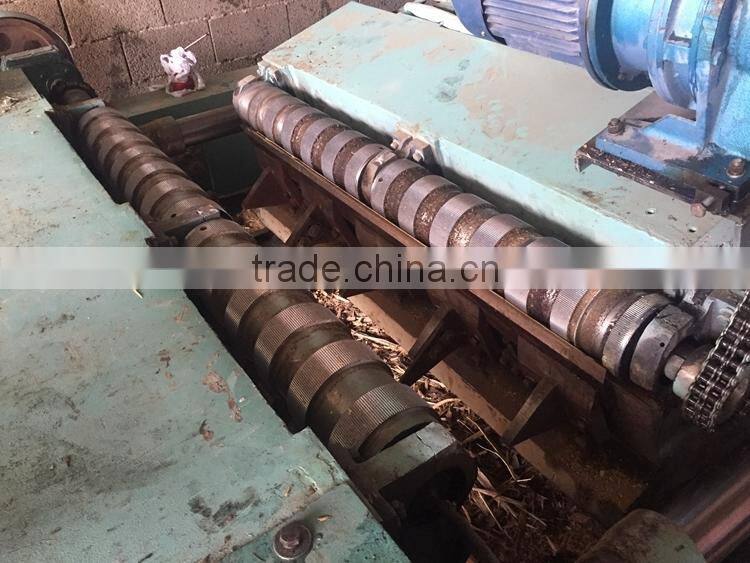 No Spindle Veneer making machine / spindle less rotary cutting machine