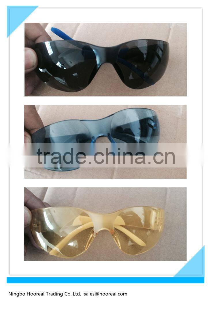 12 PAIR 1700 SERIES SMOKE / GRAY LENS PROTECTIVE PYRAMEX INTRUDER SAFETY GLASSES ANTI-SCRATCH