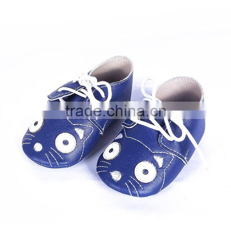 Cute cat design leather baby moccasin