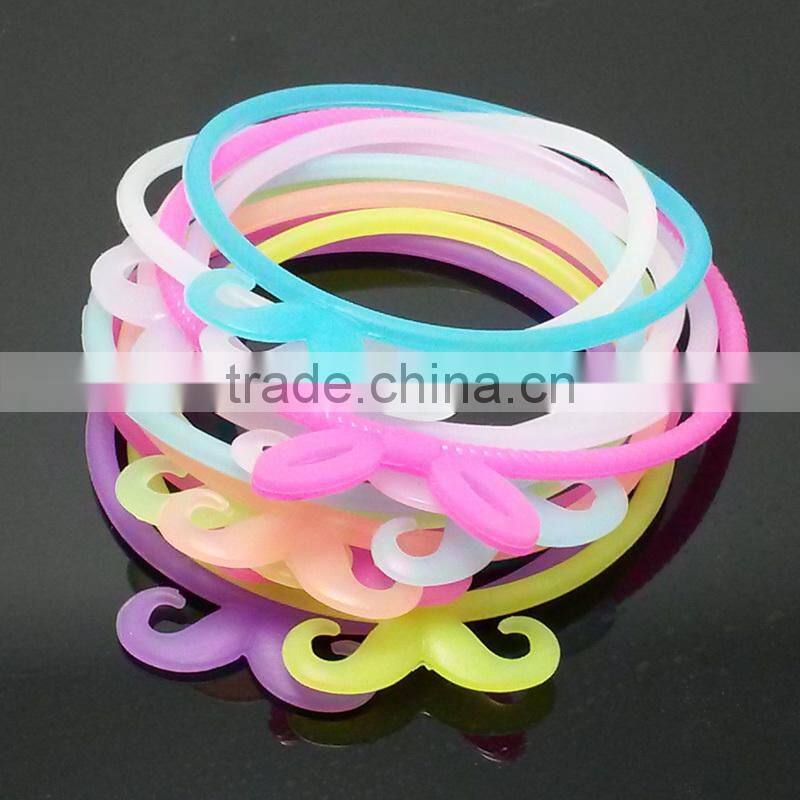 Fashionable and attractive OEM led night party free rubber bracelet