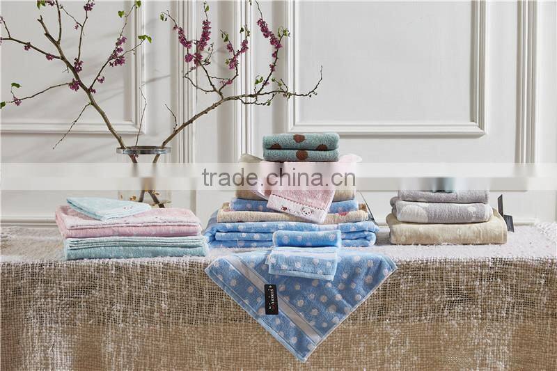 Superior Durability Luxury Hotel Towel, Yarn Dyed Hand Towel for Hotel & Home Use with Full Package