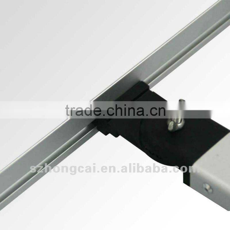 Ingenious L banner stand