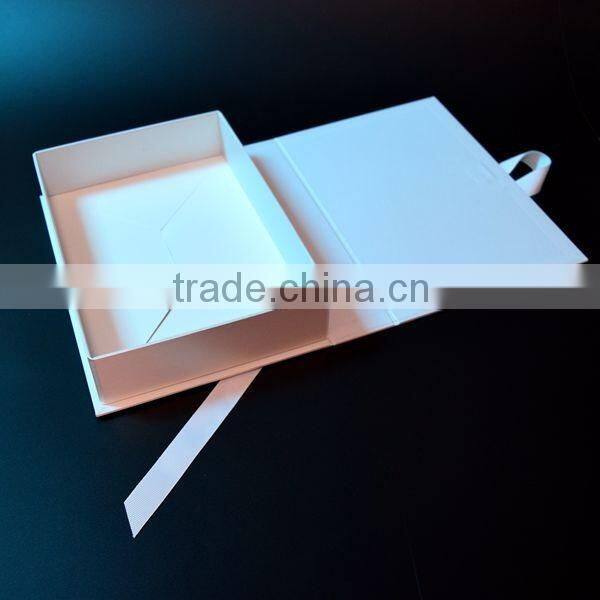 Luxury customized white bra packaging box design