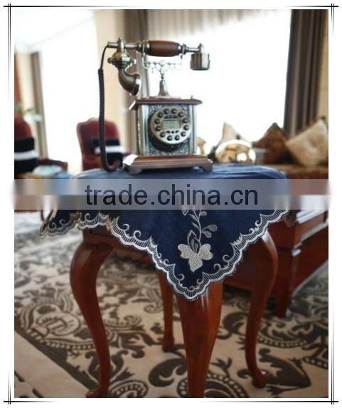 New design wholesale China custom design tablecloth