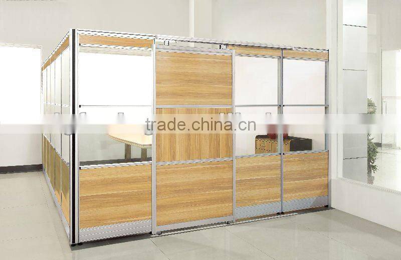 Movable partition wall T8